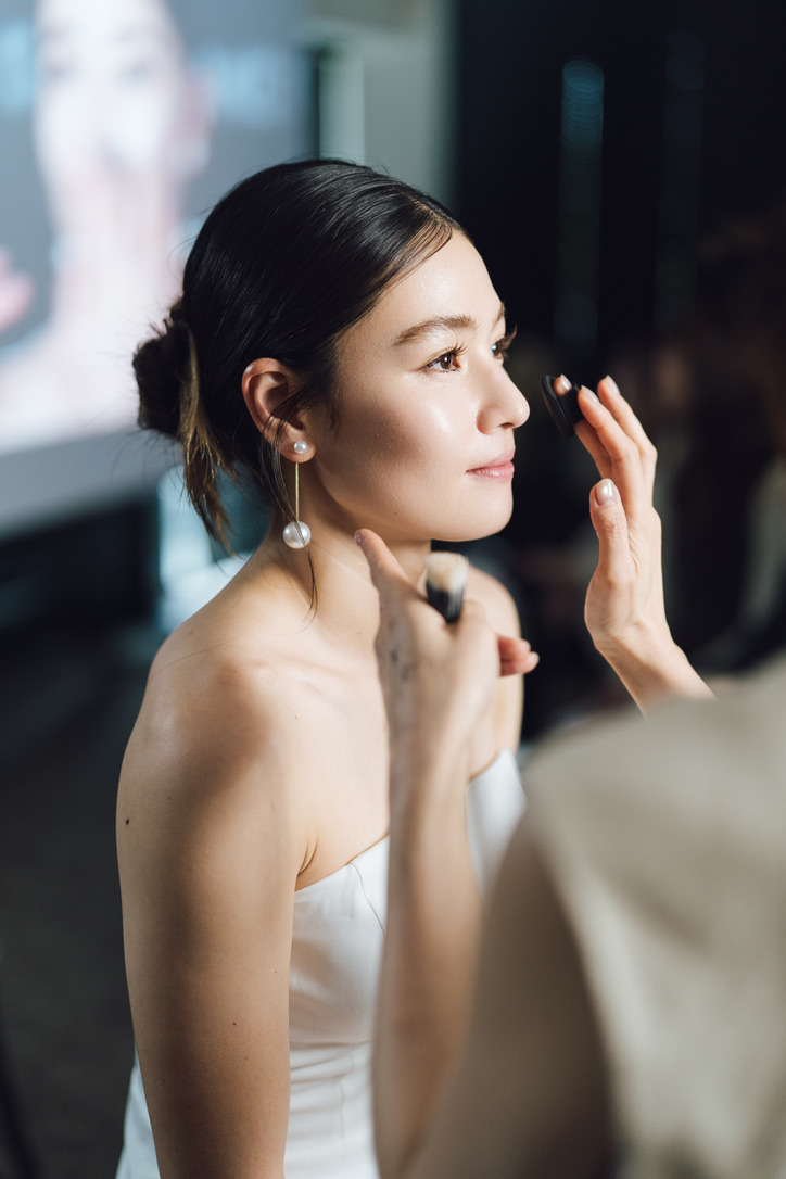 本條 愛奈によるフルスワイメイク実技